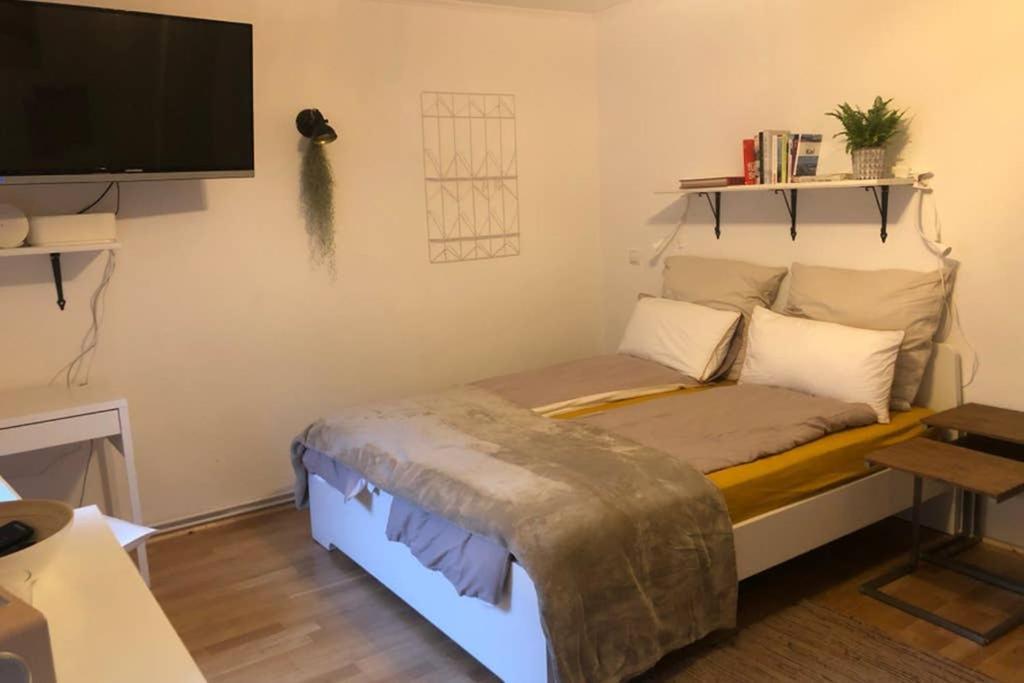 Gemuetliche Sanierte 1 Zimmer Wohnung Mit Privatem Parkplatz Im Zentrum Kiel Buitenkant foto